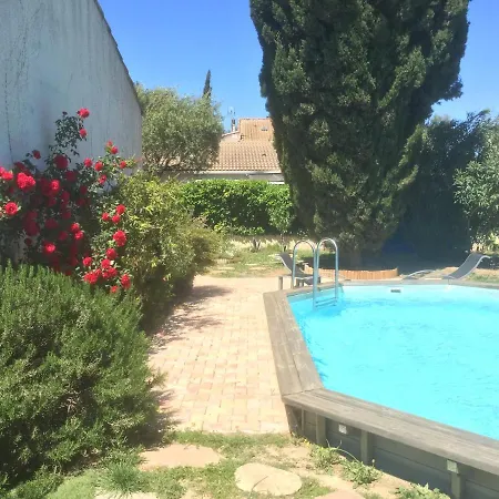 Au Calme Avec Piscine Privee Proche Des Plages Holiday home